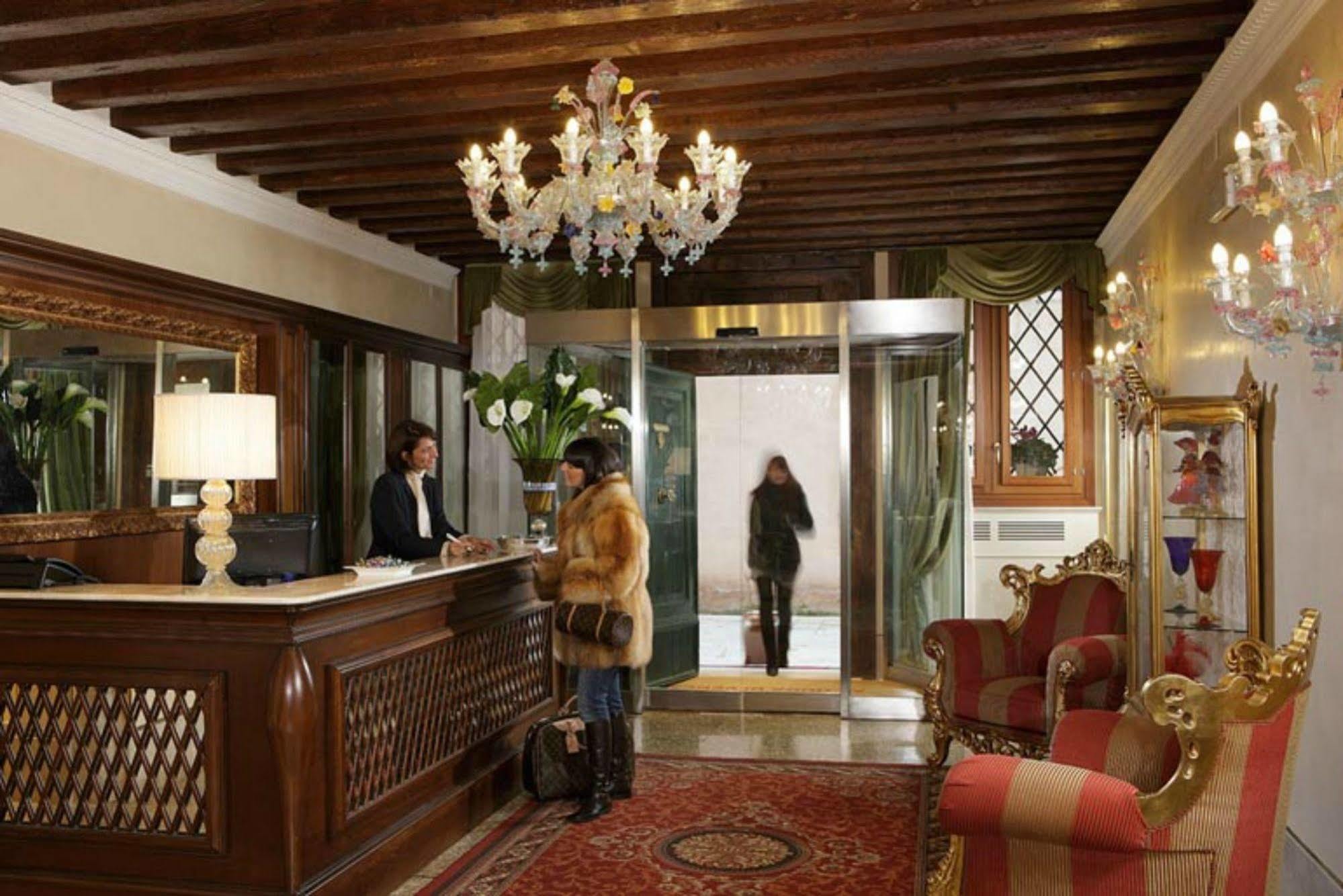 Hotel Al Duca Di Venezia Kültér fotó